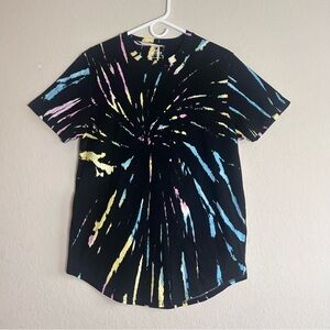Hollister Tie Dye T-Shirt Men’s Size Large Black Spiral Pastel Curved Hem
